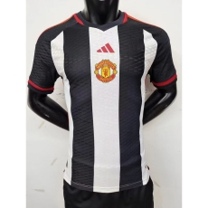 2324 Manchester United black and white